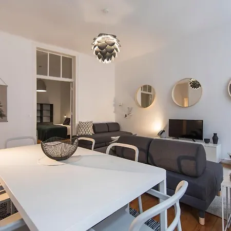 Lovelystay - Spacious 2br Downtown - 5 Min To River Lisbon