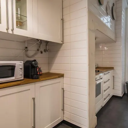 Lovelystay - Spacious 2br Downtown - 5 Min To River Apartment