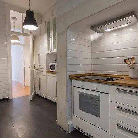Apartment Lovelystay - Spacious 2br Downtown - 5 Min To River Lisbon