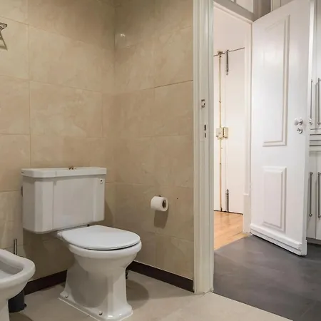 Lovelystay - Spacious 2br Downtown - 5 Min To River * Lisbon