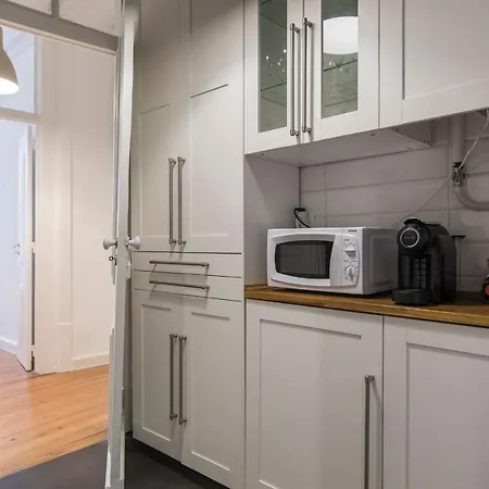 Lovelystay - Spacious 2br Downtown - 5 Min To River *