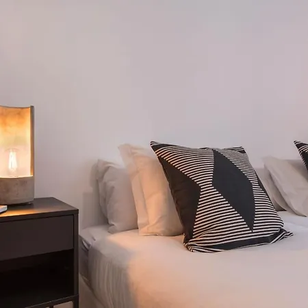 Apartment Lovelystay - Spacious 2br Downtown - 5 Min To River