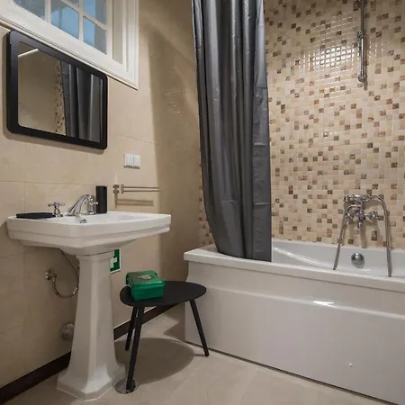 Lovelystay - Spacious 2br Downtown - 5 Min To River Apartment