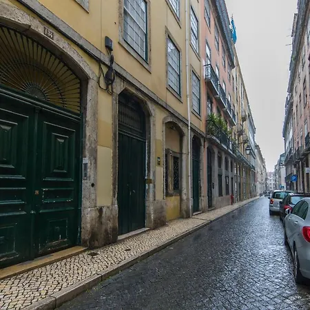 Lovelystay - Spacious 2br Downtown - 5 Min To River