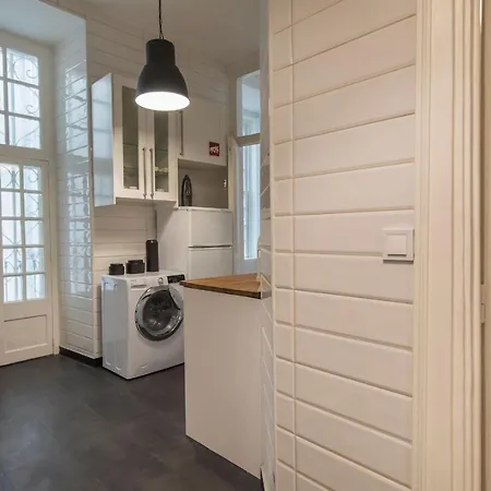 Apartment Lovelystay - Spacious 2br Downtown - 5 Min To River Lisbon