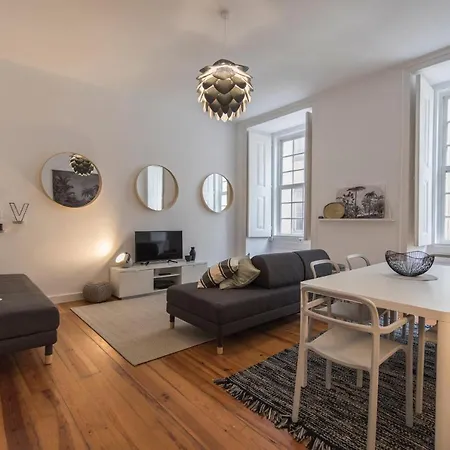Lovelystay - Spacious 2br Downtown - 5 Min To River