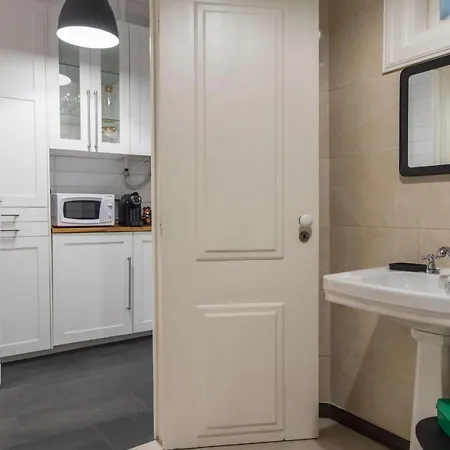 Lovelystay - Spacious 2br Downtown - 5 Min To River