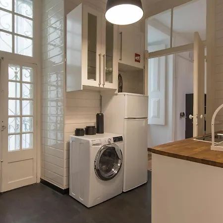Lovelystay - Spacious 2br Downtown - 5 Min To River