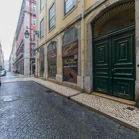 Lovelystay - Spacious 2br Downtown - 5 Min To River Apartment *